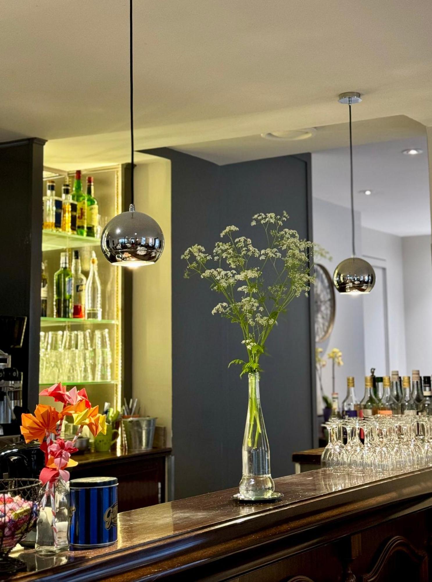 Hotel Paris Vesinet- Logis Hotel Restaurant Le Vesinet Ngoại thất bức ảnh