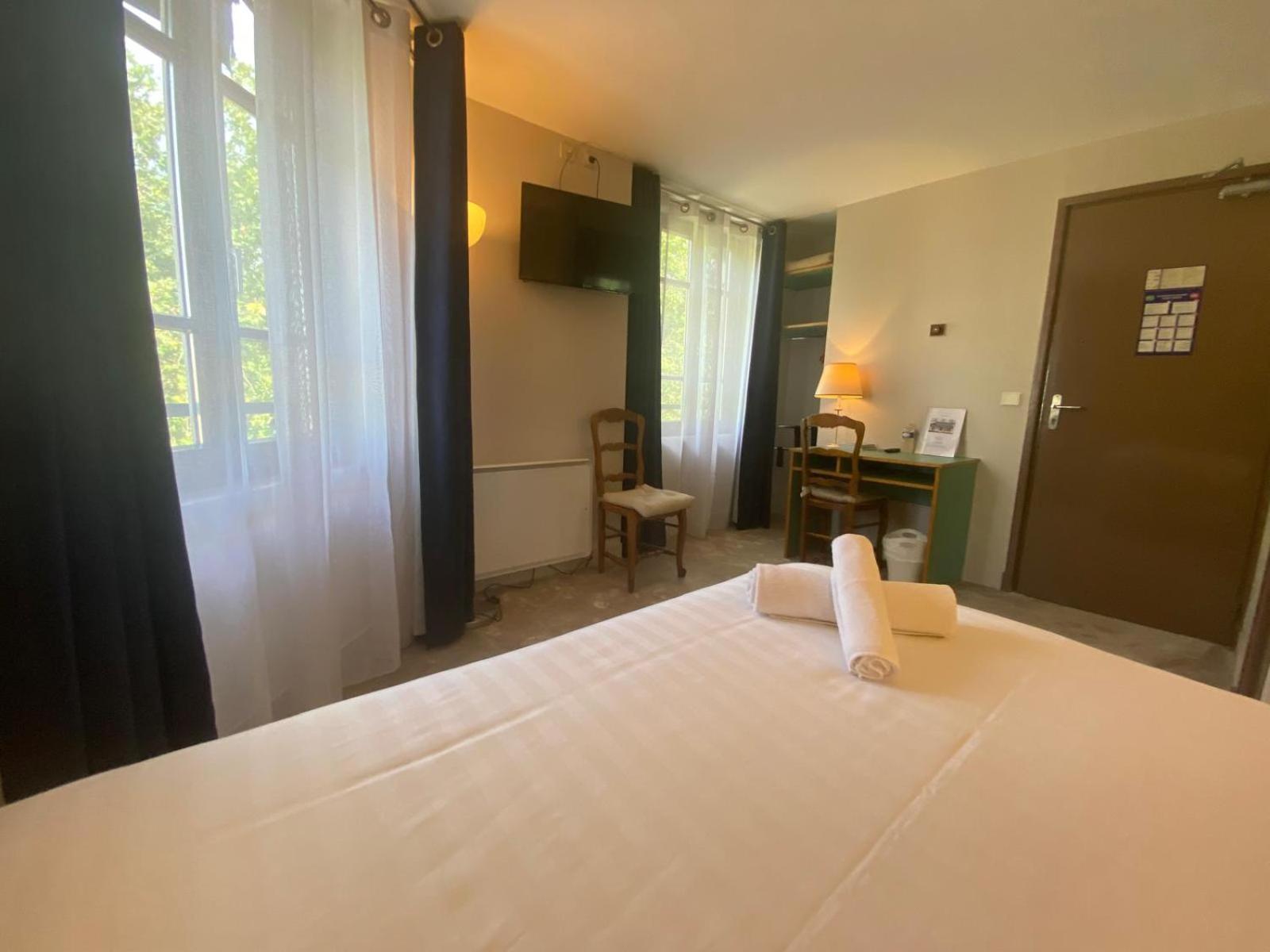 Hotel Paris Vesinet- Logis Hotel Restaurant Le Vesinet Ngoại thất bức ảnh