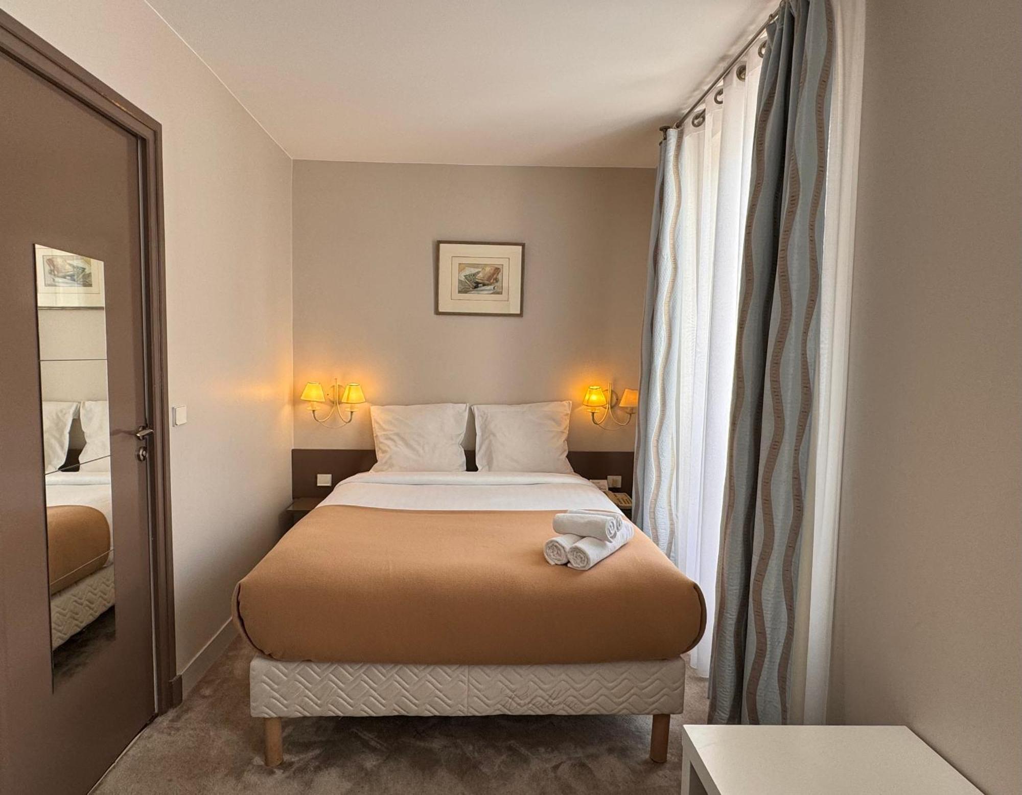 Hotel Paris Vesinet- Logis Hotel Restaurant Le Vesinet Ngoại thất bức ảnh
