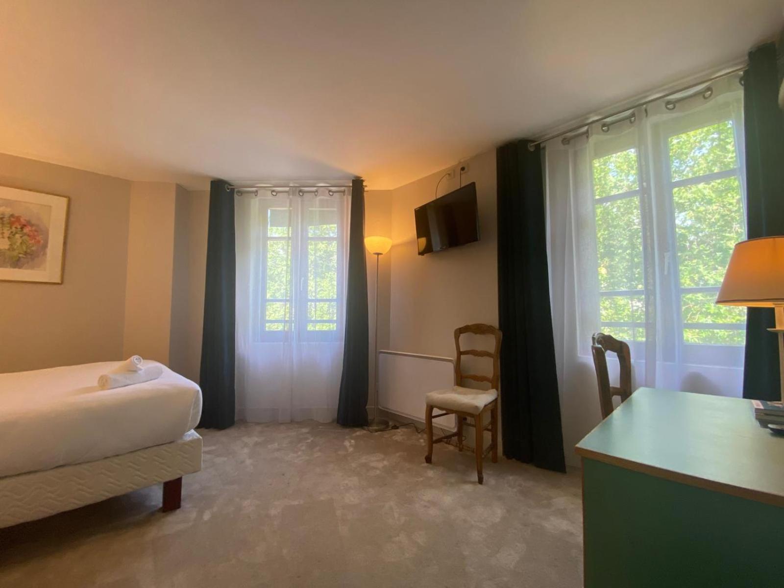 Hotel Paris Vesinet- Logis Hotel Restaurant Le Vesinet Ngoại thất bức ảnh
