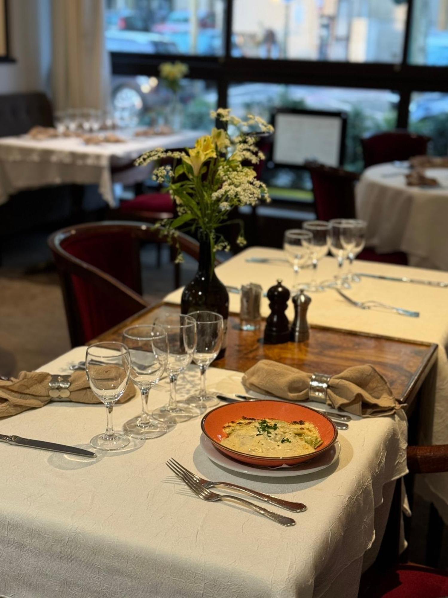 Hotel Paris Vesinet- Logis Hotel Restaurant Le Vesinet Ngoại thất bức ảnh