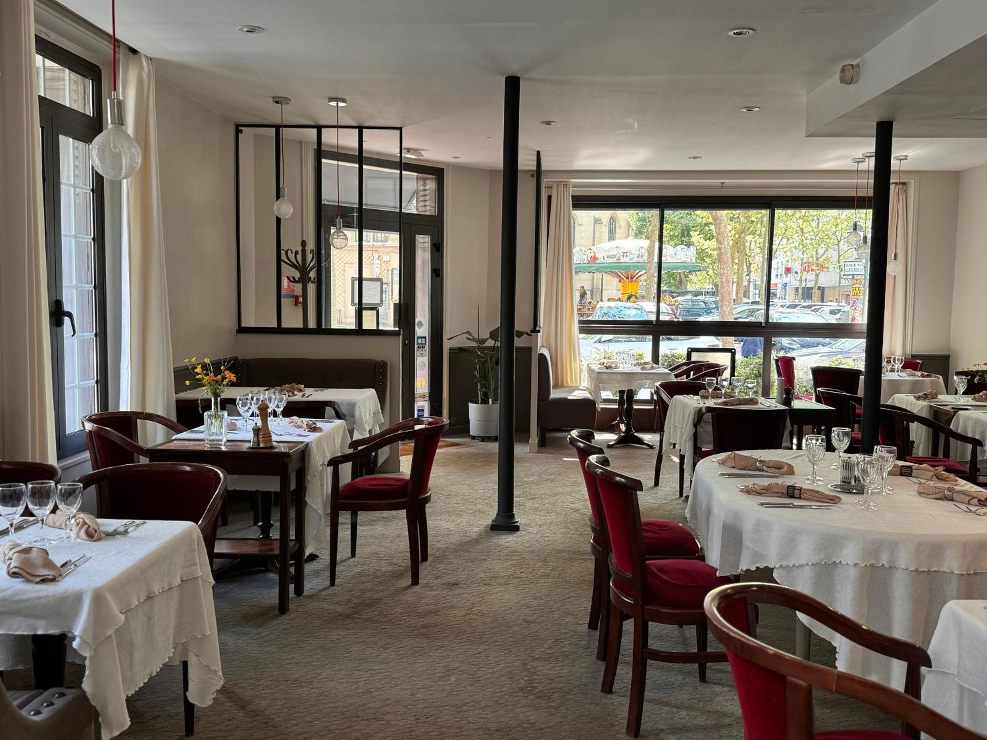 Hotel Paris Vesinet- Logis Hotel Restaurant Le Vesinet Ngoại thất bức ảnh