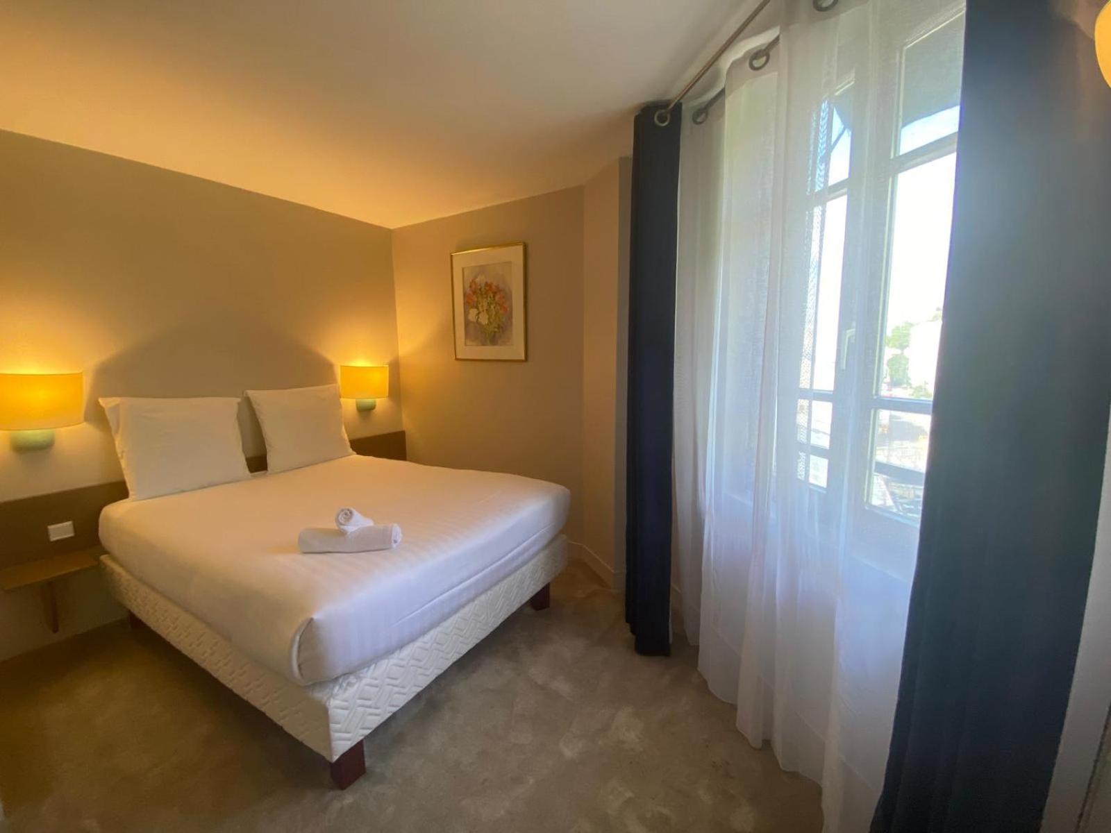 Hotel Paris Vesinet- Logis Hotel Restaurant Le Vesinet Ngoại thất bức ảnh