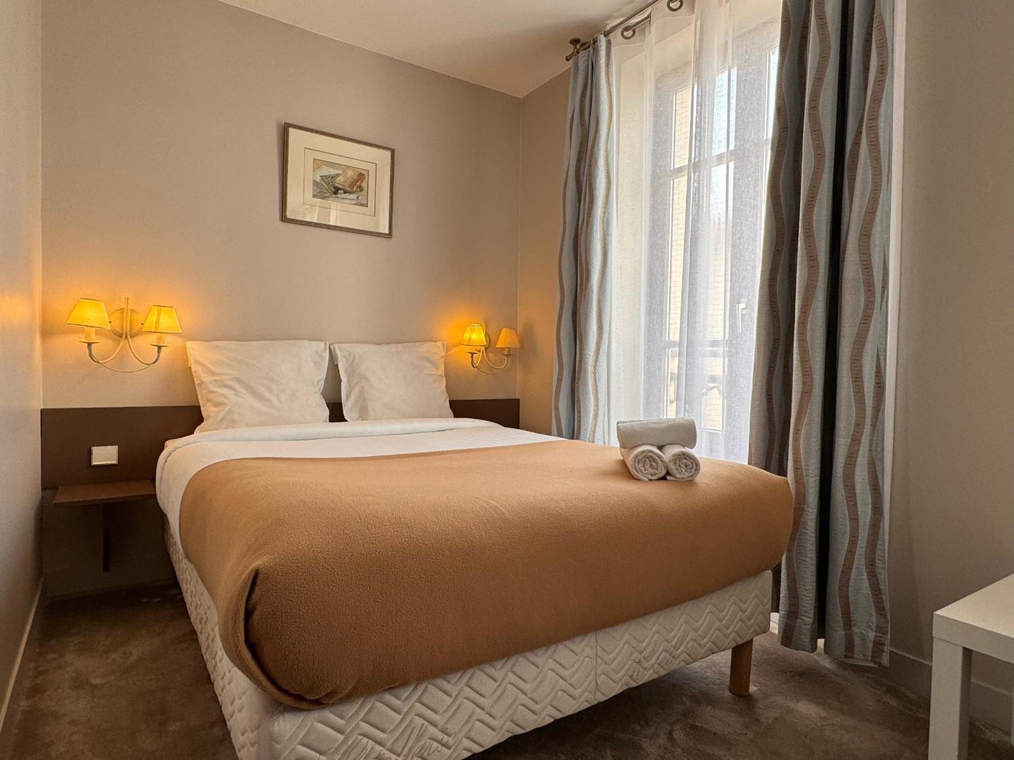 Hotel Paris Vesinet- Logis Hotel Restaurant Le Vesinet Ngoại thất bức ảnh
