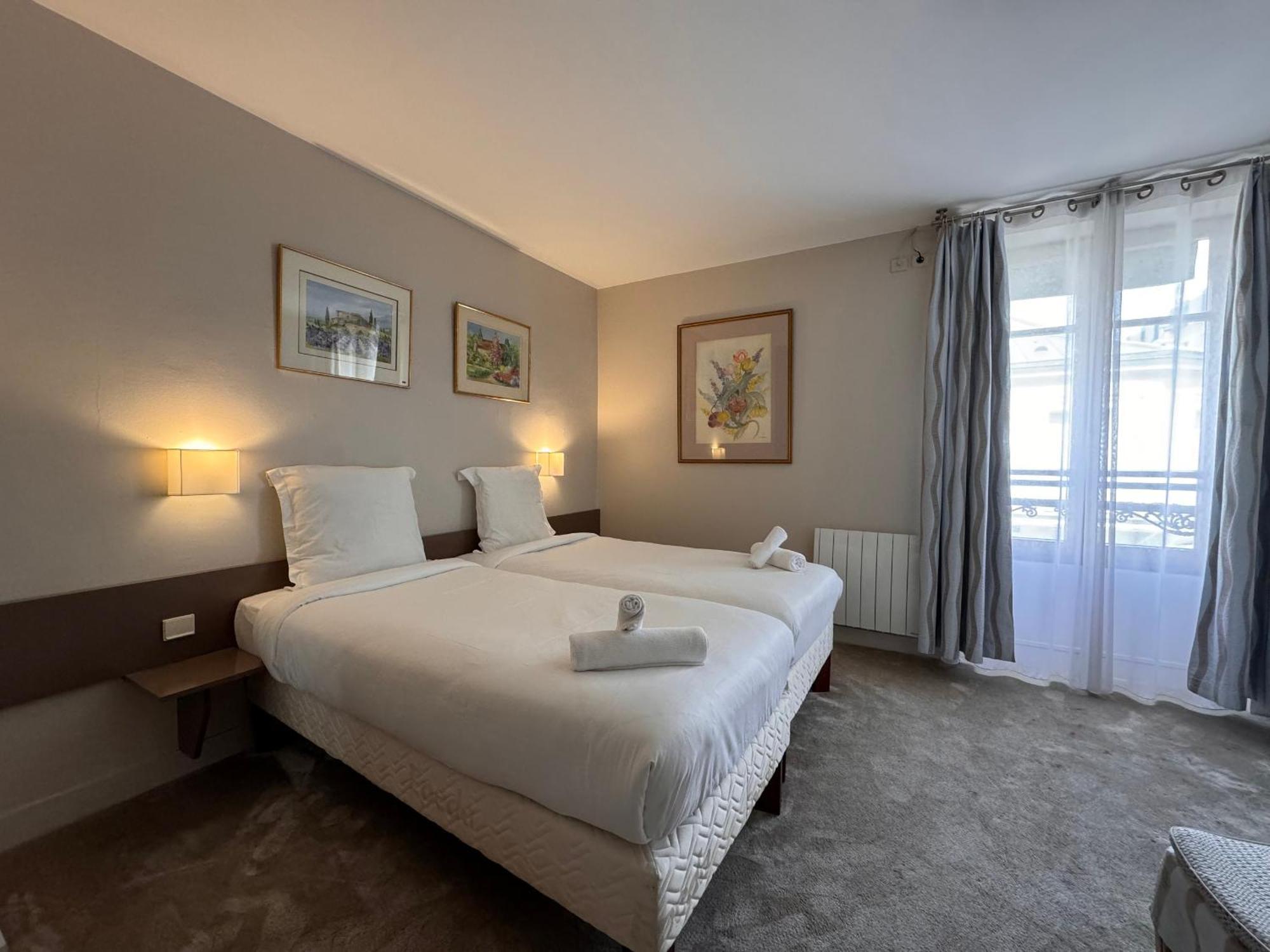 Hotel Paris Vesinet- Logis Hotel Restaurant Le Vesinet Ngoại thất bức ảnh