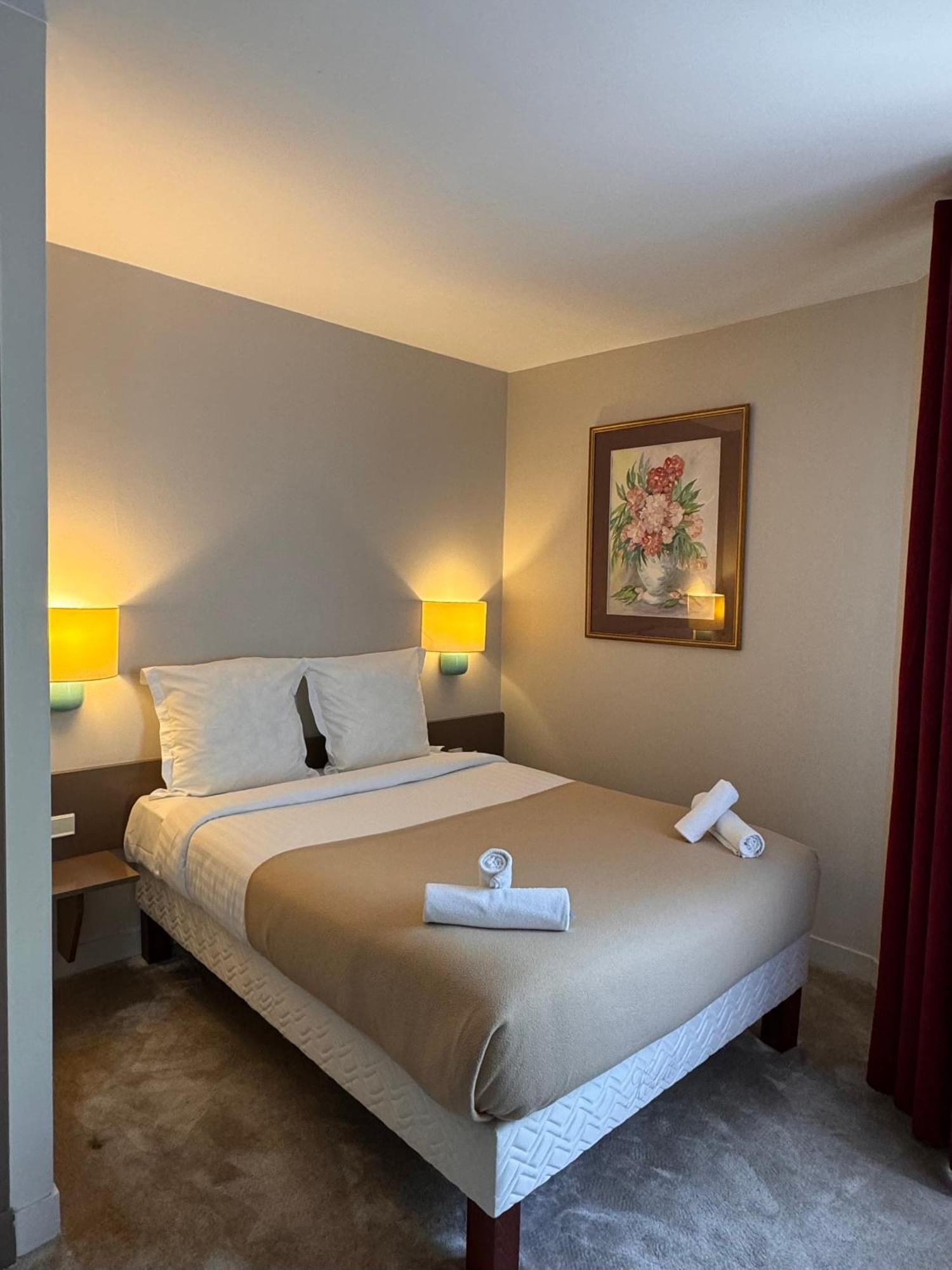Hotel Paris Vesinet- Logis Hotel Restaurant Le Vesinet Ngoại thất bức ảnh